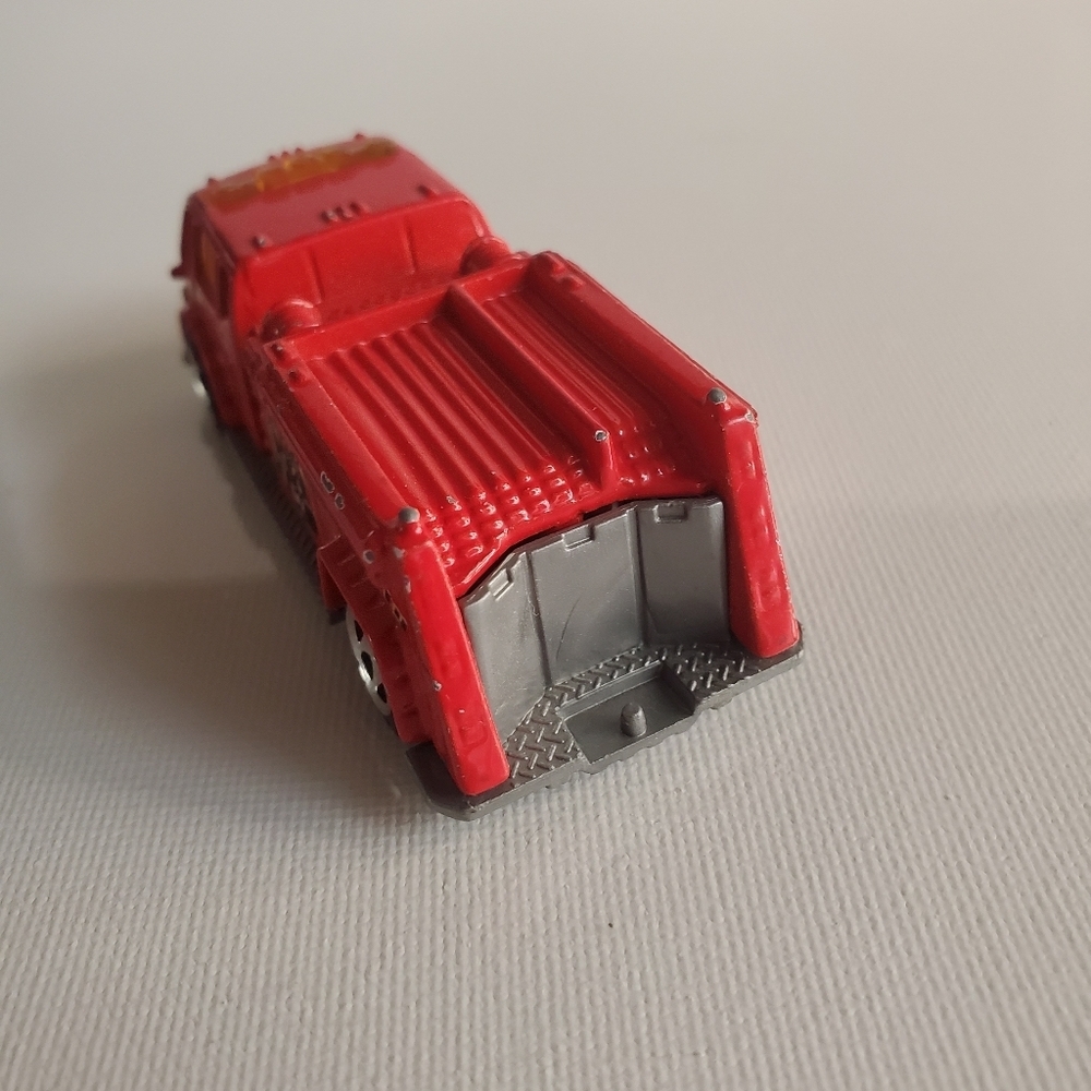 Vintage 2001 "Water Pumper" Matchbox - Picture 4 of 7